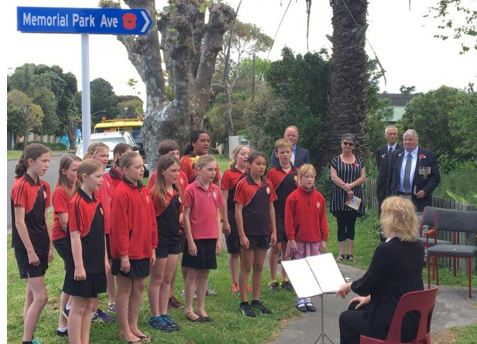 070 Memorial Ave Haumoana the Haumoana Schools Choir supported the event 2