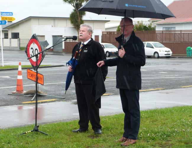104 Dixon Avenue Hawera Mayor Ross Dunlop and RSA President Graeme Kempton cites the Ode2
