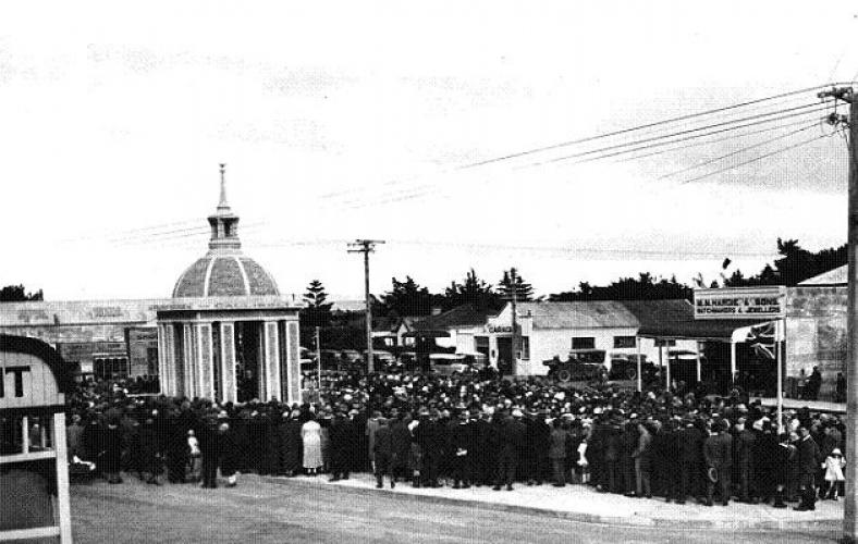 133 War Memorial Featherston unveiled on ANZAC Day 1927