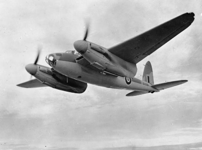 244 Polglase Street Richmond 105 Sqn Mosquito B.IV serial DK338.