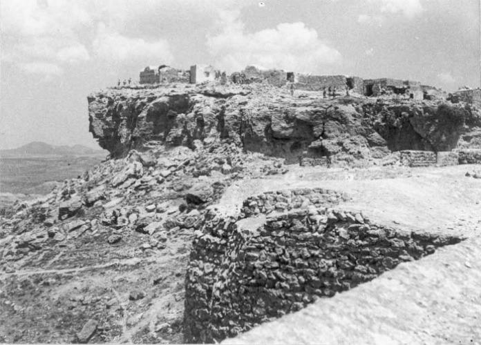 279 Takrouna Gr LMC Palm Nth Summit of Takrouna 1943